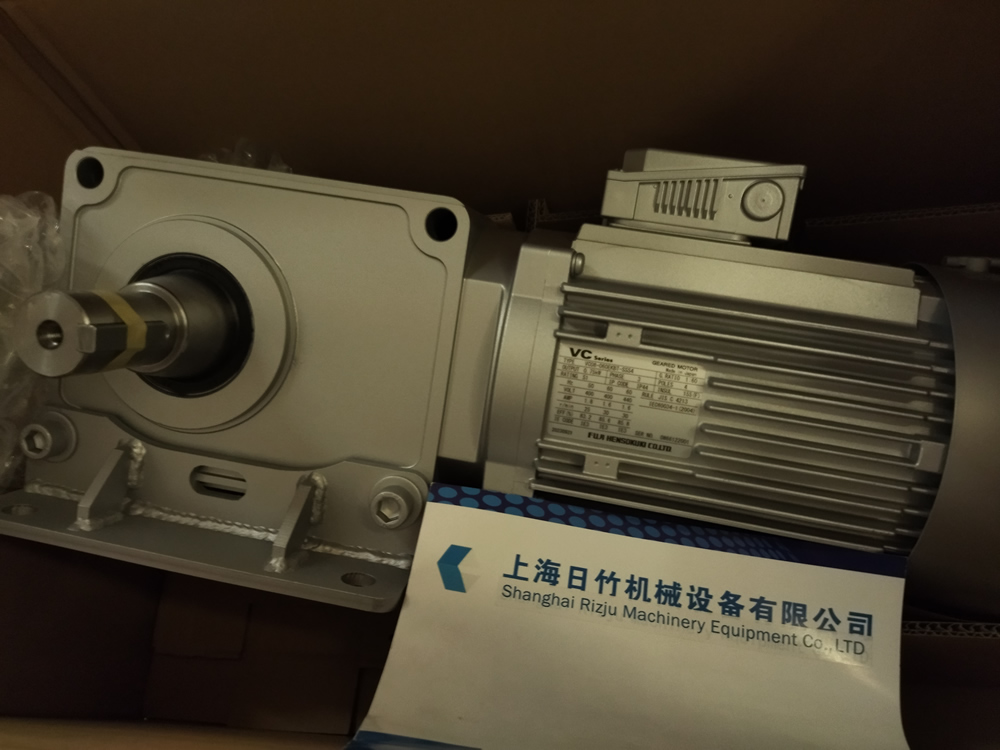 富士电机VX系列：VX04-045MF 法兰安装型减速电机